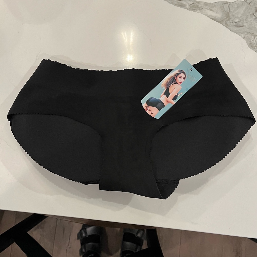 BUTT LIFTING PANTIES NWT  SIZE MEDIUM BLACK